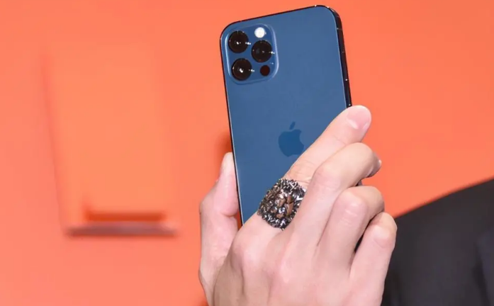 徐汇苹果手机维修分享iPhone12系列重启方法教程 